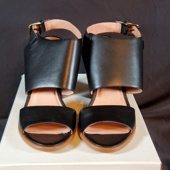 NWT'S and Box Caslon Sandals - Picture 4 of 9
